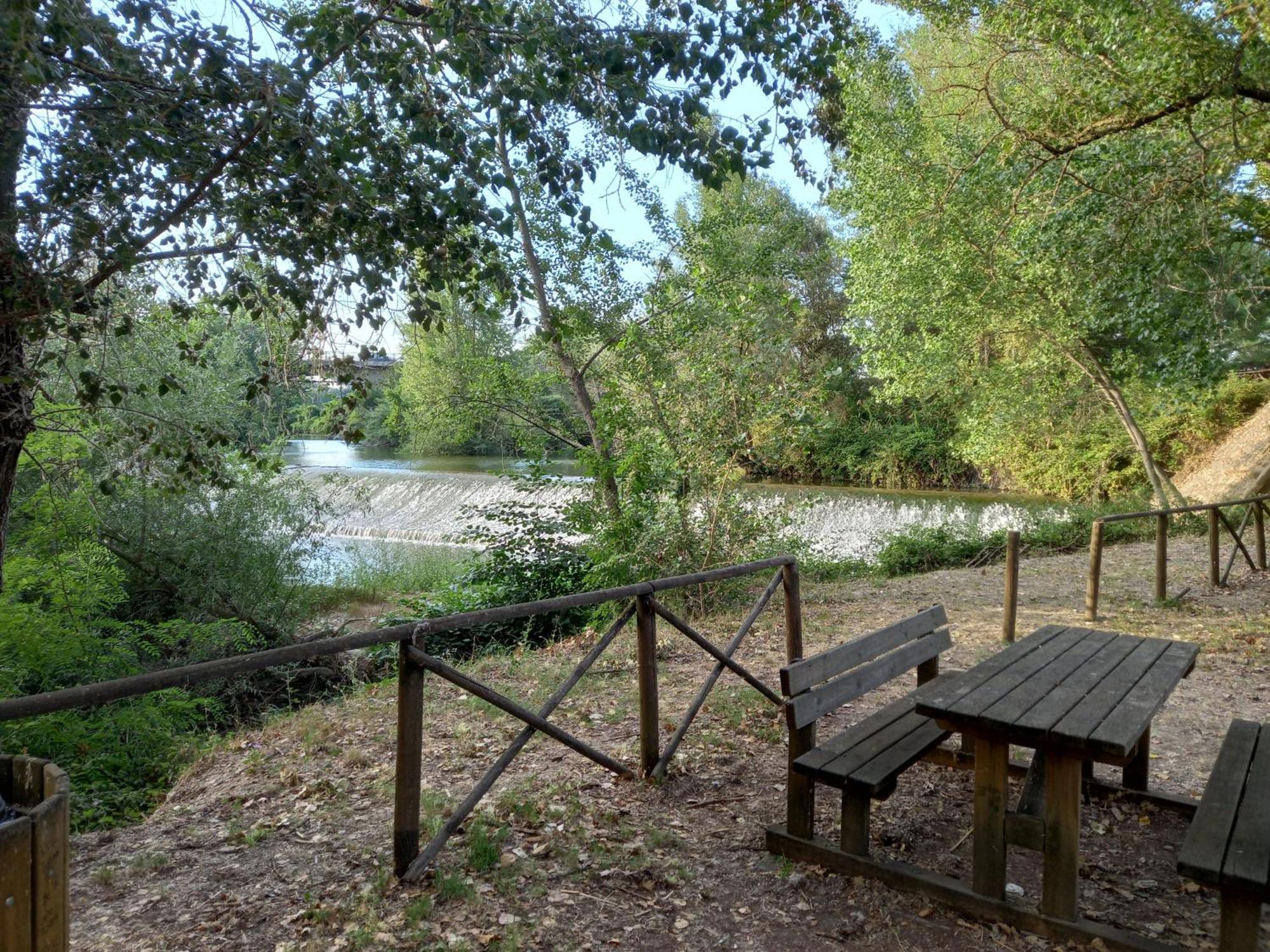 Casa Vacanze "Ai Piedi Di Assisi" Бастия-Умбра Экстерьер фото