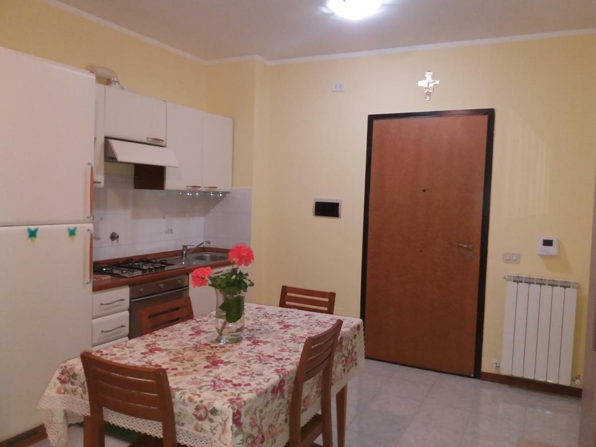 Casa Vacanze "Ai Piedi Di Assisi" Бастия-Умбра Экстерьер фото